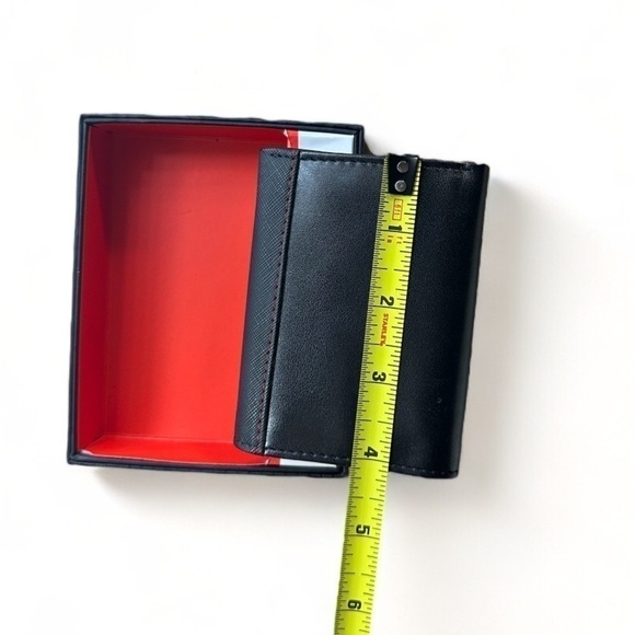 NWT Guess Mens Trifold Leather Wallet / Clear ID Slot, 7 card slot, cash pocket - Picture 10 of 14